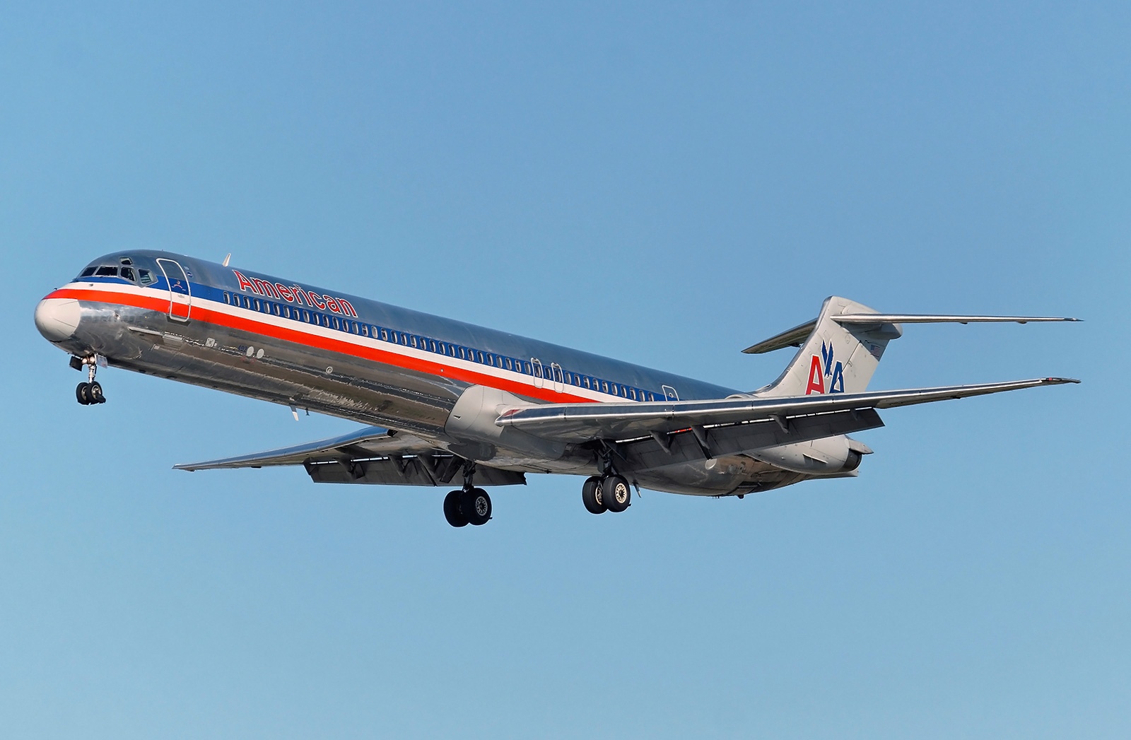 mcdonnell-douglas-md-82-american-airlines-photos-and-description-of-the-plane