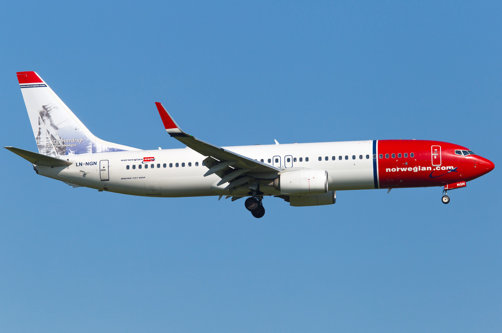 Boeing 737-800 Norwegian Air Shuttle. Photos and description of the plane