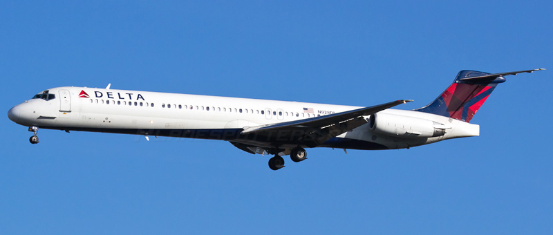 McDonnell Douglas MD-88 Delta Airlines. Photos and description of the plane