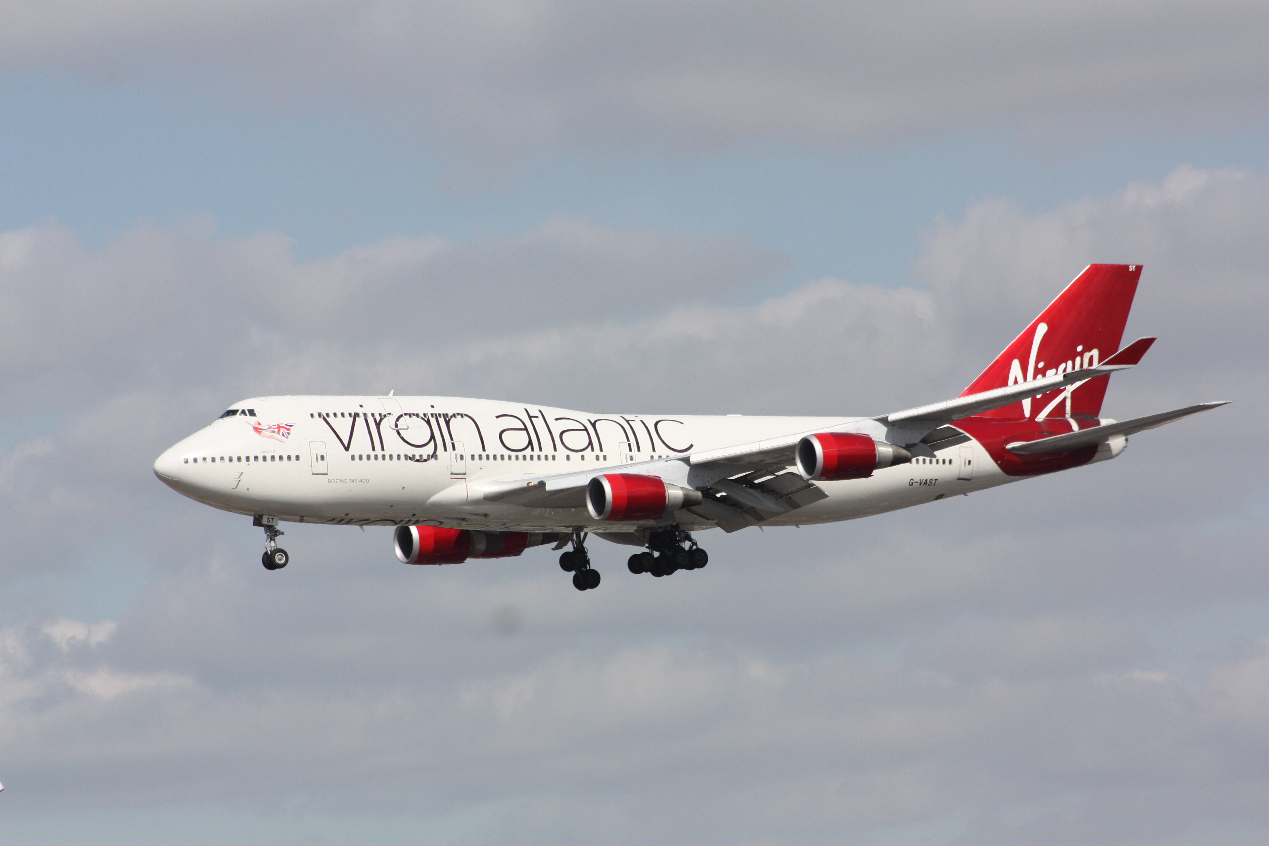 Passenger airplane has flown the Atlantic on the fuel made of emissions