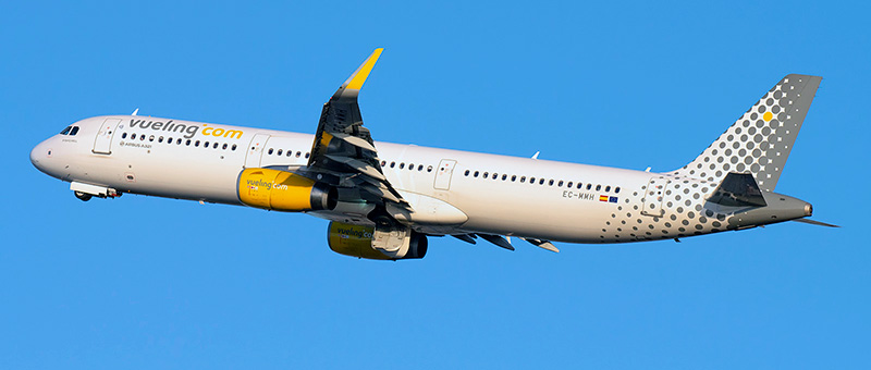 Airbus A321-200 Vueling. Photos and description of the plane