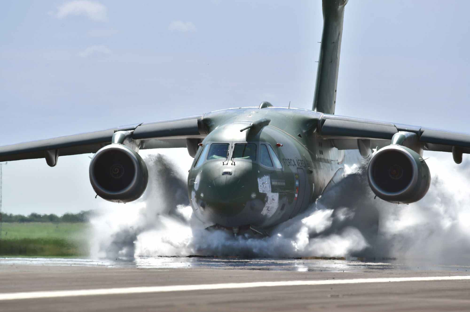 Portugal signed contract for acquisition of 5 airplanes Embraer KC-390