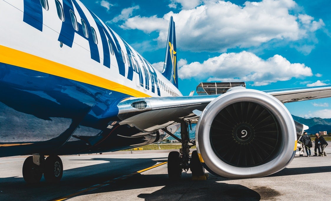 Half-year passenger flow of Ryanair fell by 80%