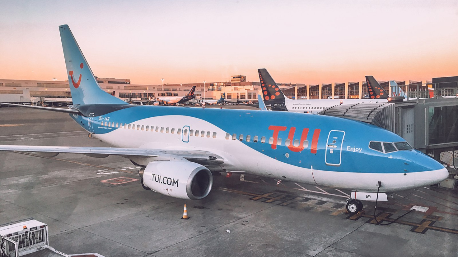 TUI airplane took off with extra weight of 1,2 tones on the board – it calculated the weight of adult passengers and children’s