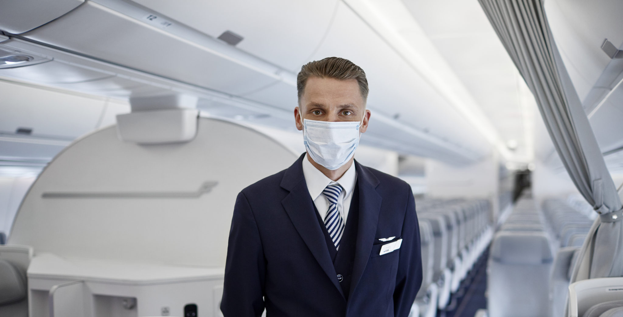 Airline company prohibited to board passengers in cloth masks