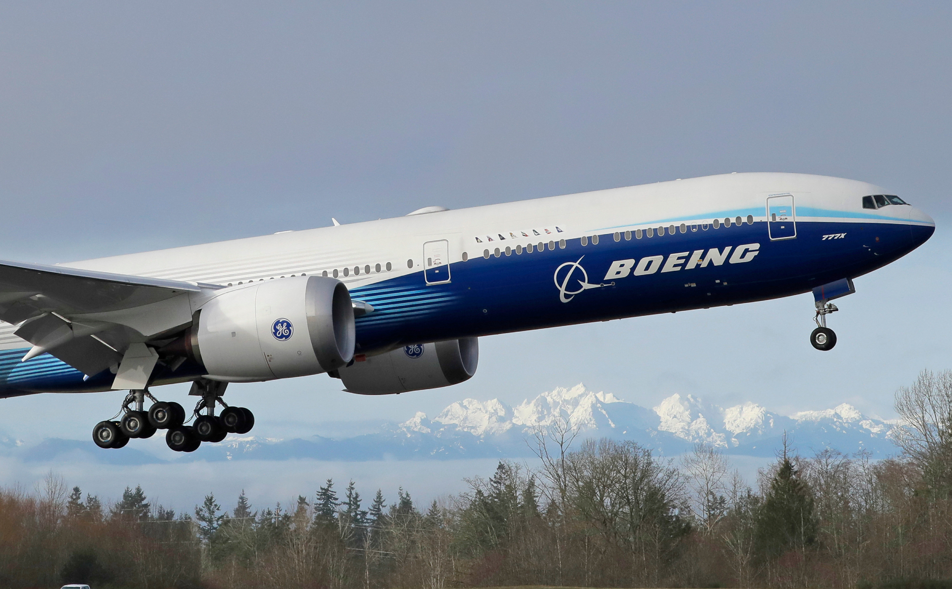 How is the biggest passenger airplane Boeing 777X tested. Part 1